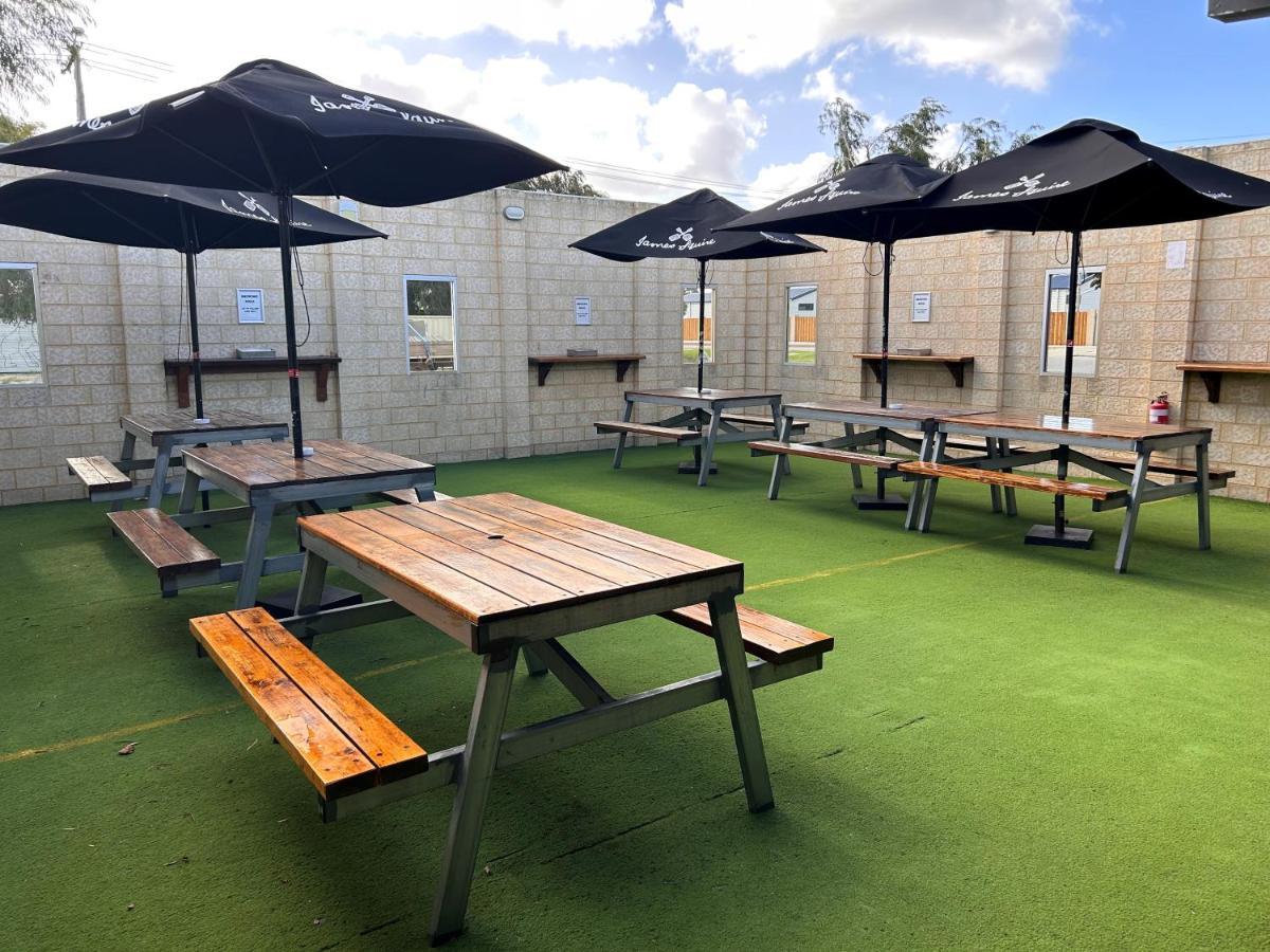 Jurien Bay Hotel Motel Bagian luar foto